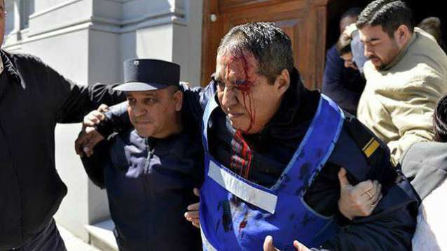 Los ruralistas volvieron a las andadas: reclamo violento en Paraná; siete policías heridos