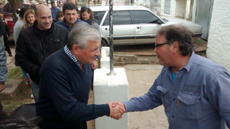 Lauritto de caminata y encuentro con instituciones