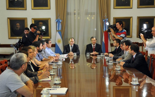 A tres días de asumir, Bordet recibió a los docentes