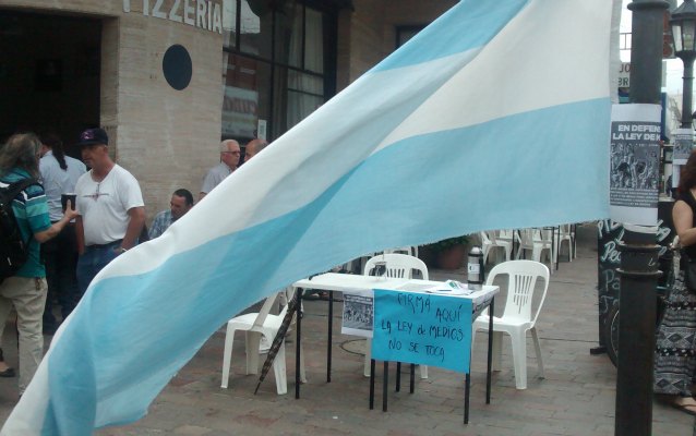 Uruguayenses se movilizaron en defensa de la Ley de Medios