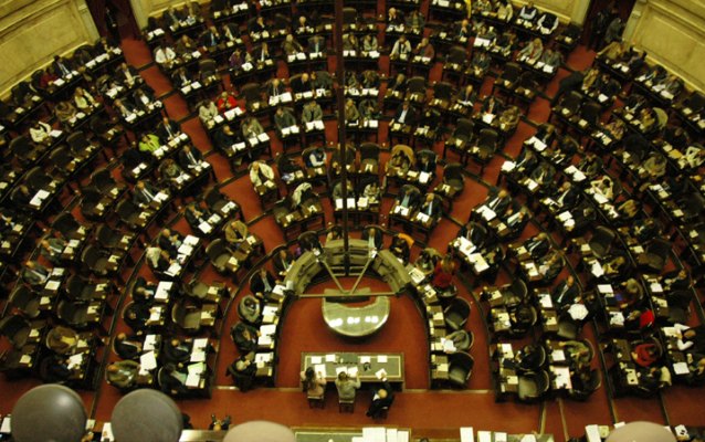 El FPV quedó con 80 diputados tras la ida de 12 