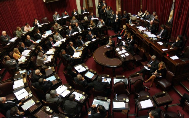 El senado dio la aprobación final a la Ley Buitre