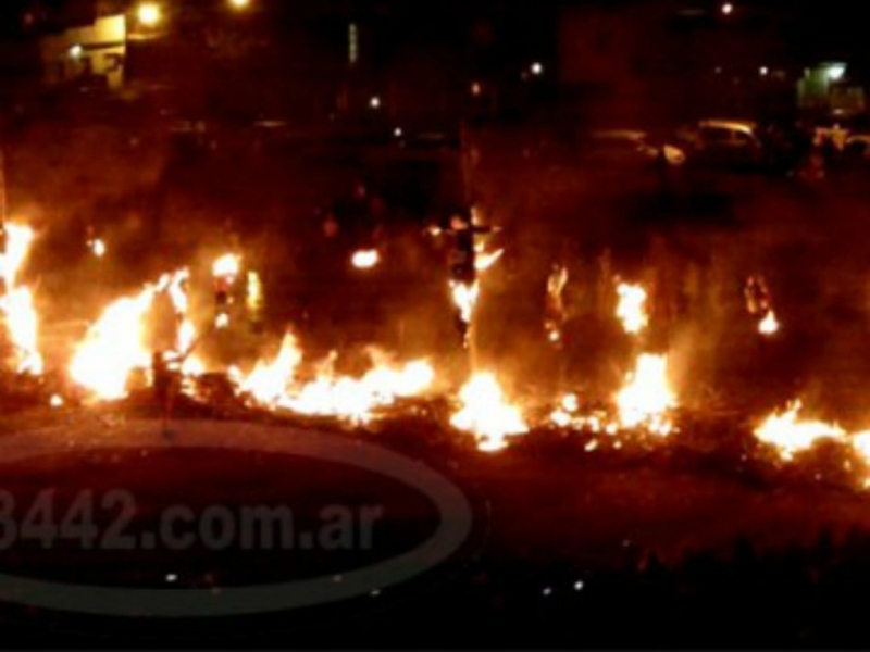 Exitosa quema del muñeco en Concepción del Uruguay