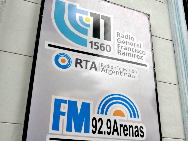 Arenas FM, finalmente, desapareció como radio uruguayense; retransmite Radio Nacional Buenos Aires