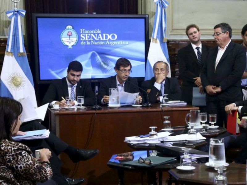 La Bicameral de DNU podrá pedir informes al Ejecutivo