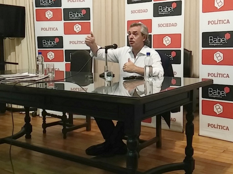 Fernández inauguró las charlas de BABEL: 