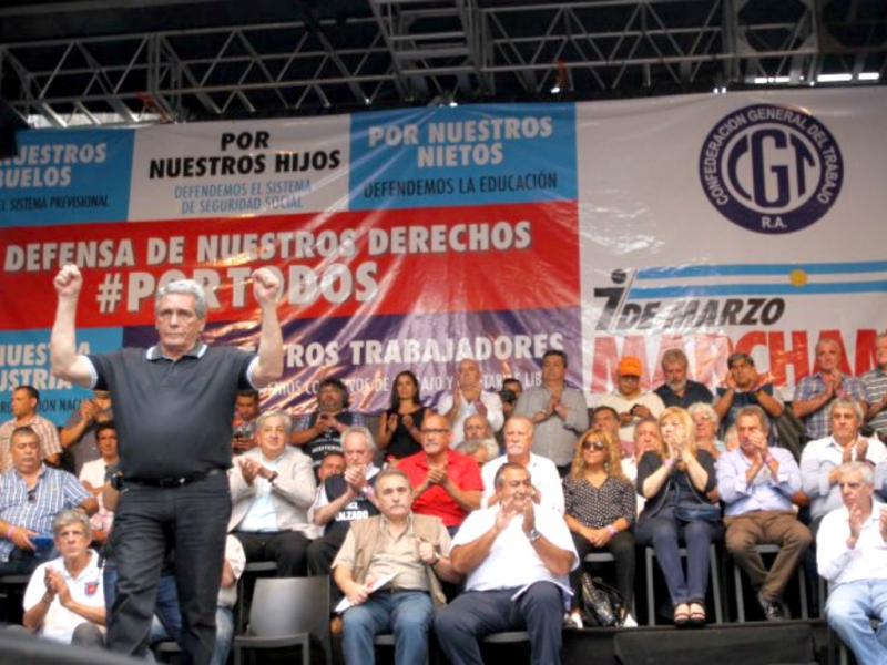 Masivo acto de la CGT contra la política económica de Macri; anunciaron paro, pero sin fecha