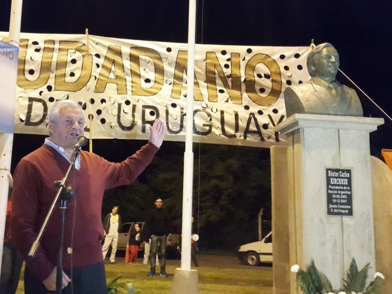 Se inauguró el nuevo monumento a Néstor Kirchner en Concepción del Uruguay