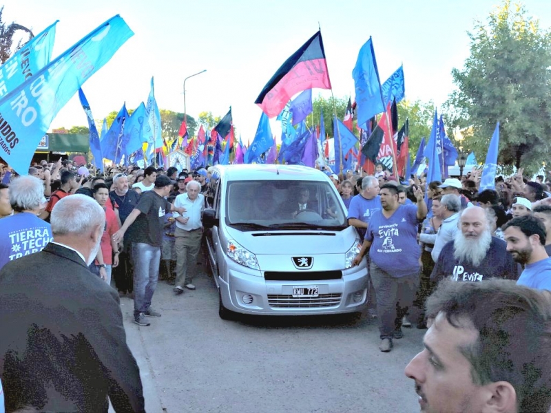 Un funeral militante para Micaela, la militante