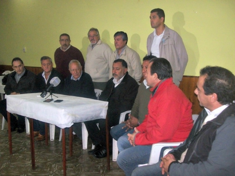 Sindicatos, legisladores y dirigentes políticos del departamento reclamaron por el IAPV