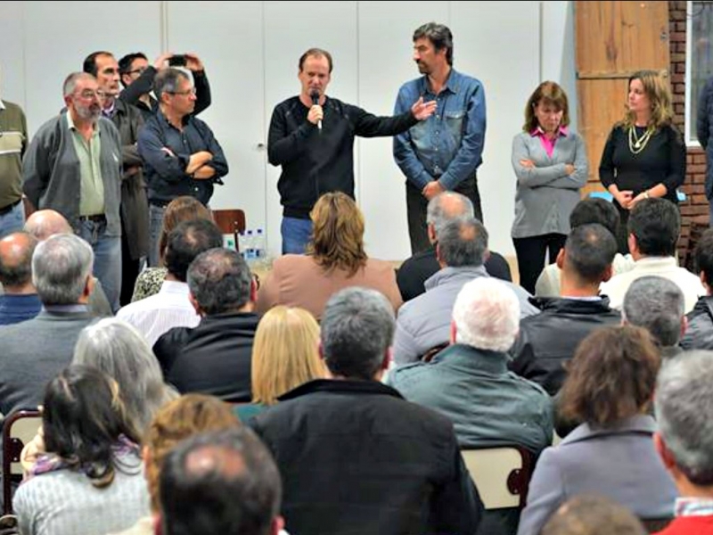 El peronismo K realizó acto con Bordet y convocó unirse ante Macri